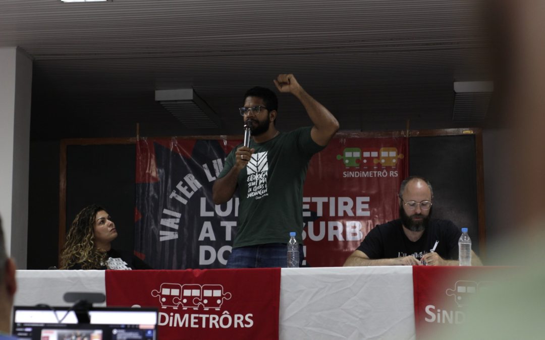 DESAFIOS DO MOVIMENTO SINDICAL SÃO TEMA DE FORMAÇÃO SINDICAL COM JONES MANOEL NO SINDIMETRÔ RS