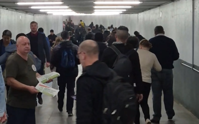 A HORA DOS TRABALHADORES NA ESTAÇÃO RODOVIÁRIA